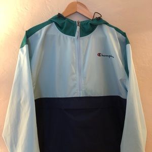 Champion wind breaker size M